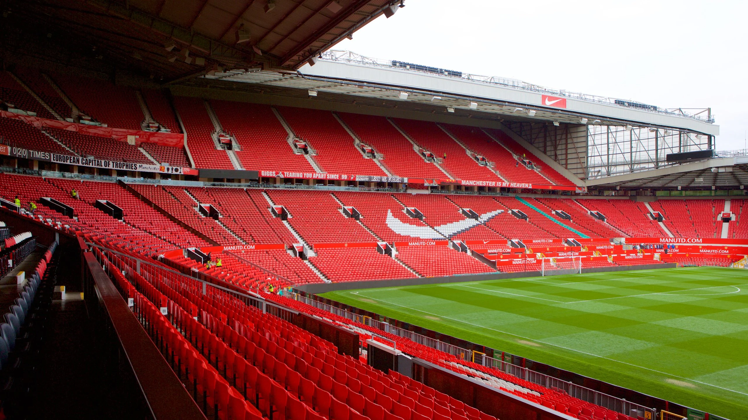 Old Trafford (Manchester, Anh) - Top 10 sân vận động bóng đá đẳng cấp nhất thế giới