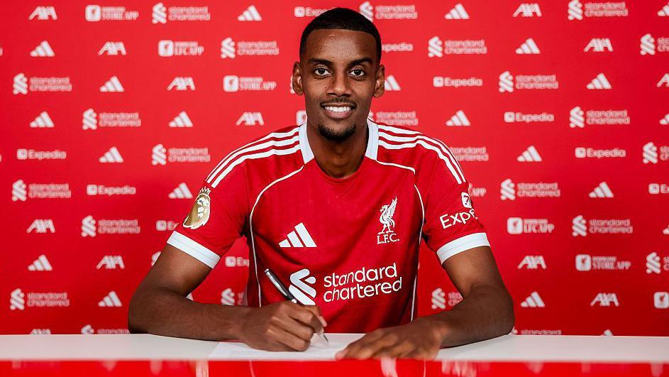 Alexander Isak – Top 10 bản hợp đồng đắt giá nhất lịch sử Ngoại Hạng Anh